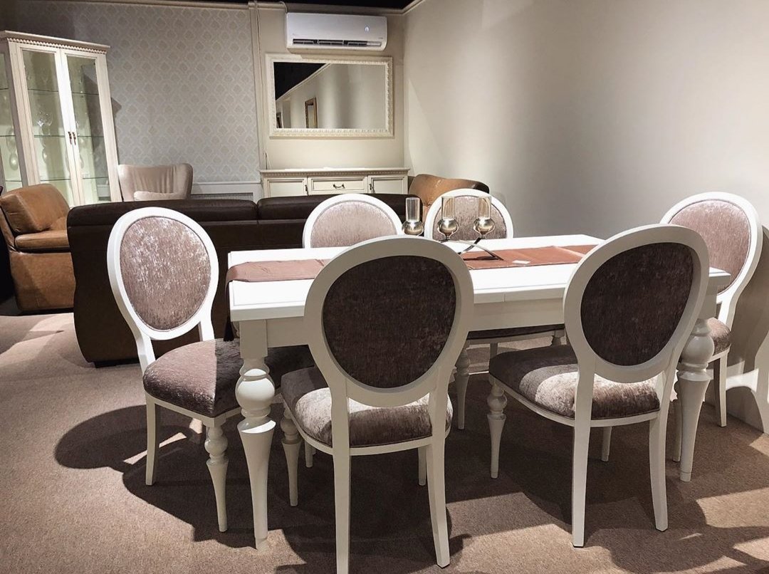 8-Seater Family Table — Dining Table